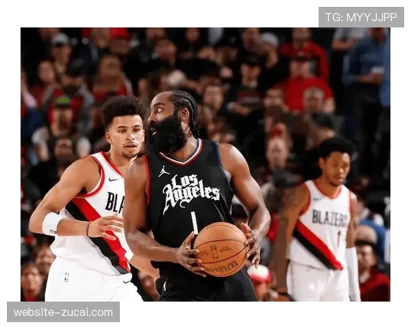 快船用半场阵地战掌控节奏 老辣经验扼杀开拓者青春风暴